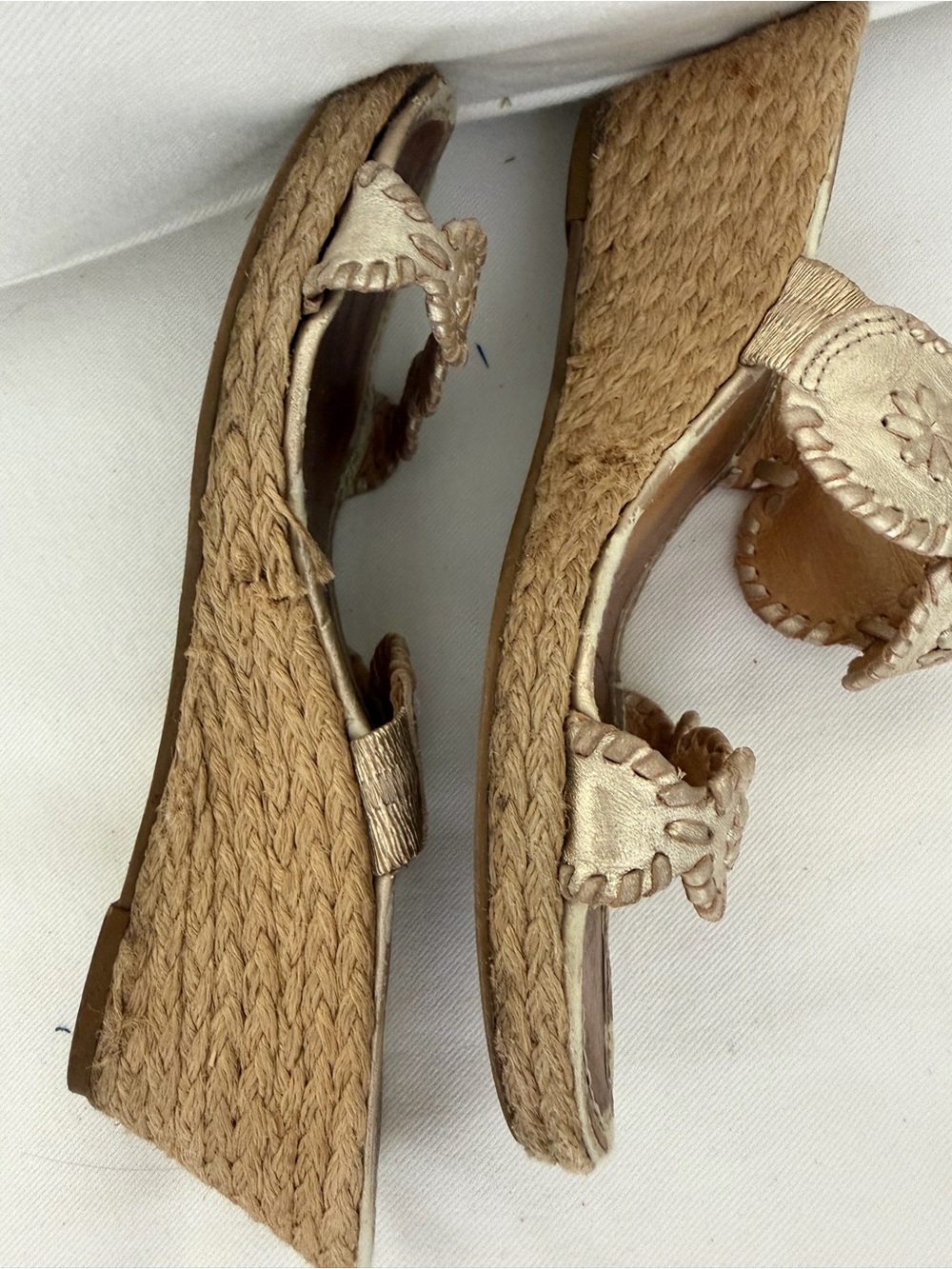 JACK ROGERS Women’s Gold Leather Wedge Sandal - Picture 4 of 4